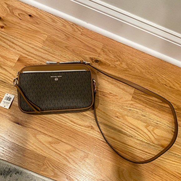 MICHAEL Michael Kors Signature Jet Set Charm Large East West Camera Crossbody - Picture 2 of 7